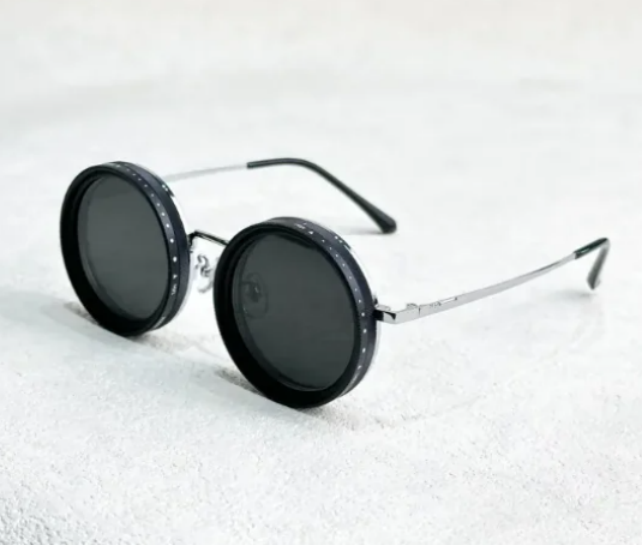 Handmade Dimming Filter Sunglasses (One Pair)